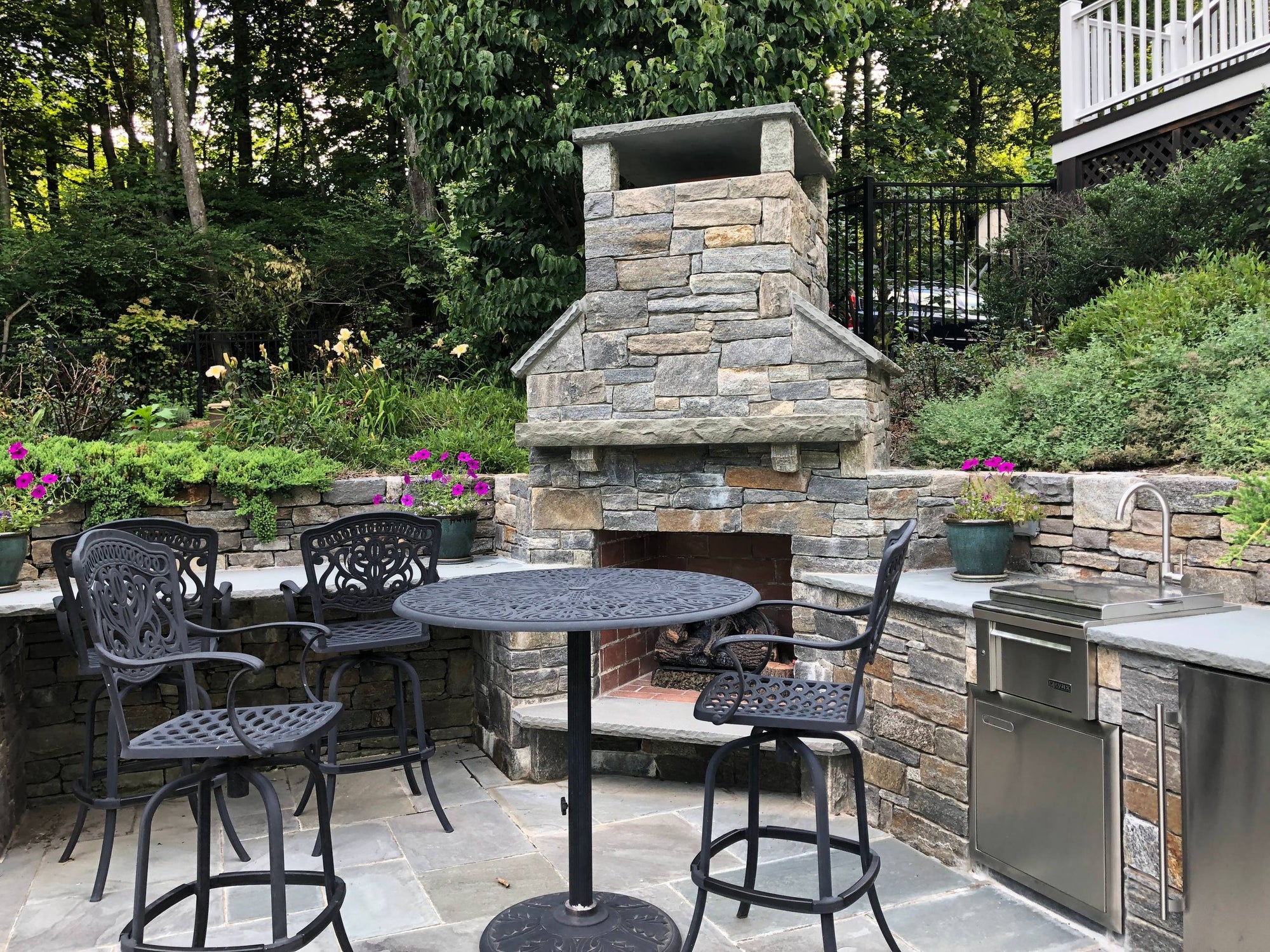 Outdoor Fireplace and Bar